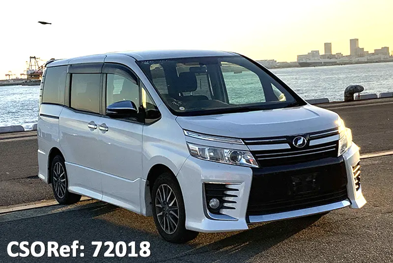 Toyota / Voxy 2015